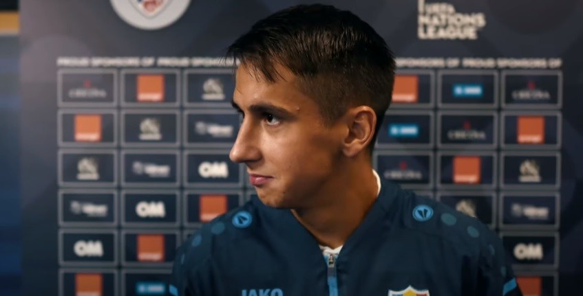 Молдавский полузащитник "Славена" Михаил Каймаков.