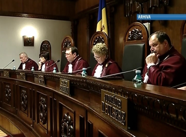Au gasit bani pentru poligraf insa nu si specialist care sa-l manuiasca.