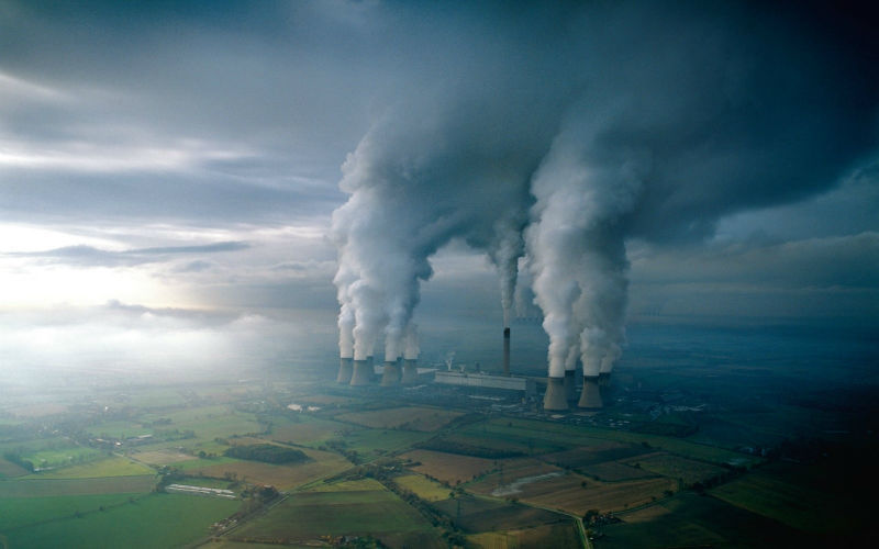 Содержание CO2 в атмосфере достигло критического уровня.