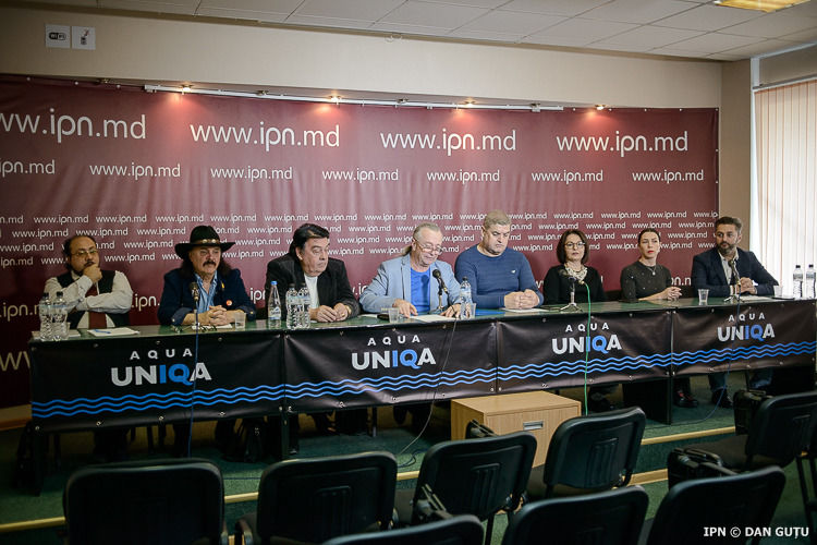 Деятели искусства обратились к президенту и премьеру.