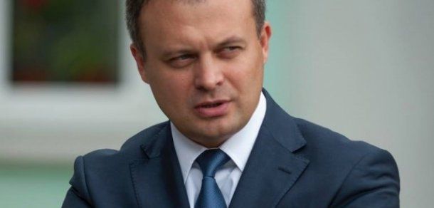 Despre cerinţa lui Dorin Drăguţanu de a fi învestită cât mai rapid o nouă conducere, Andrian Candu ne-a spus că se va acţiona conform legii.