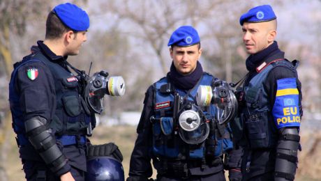 Doi cetățeni moldoveni au fost reținuți de Garda Financiară din Rimini pentru contrabandă cu țigări