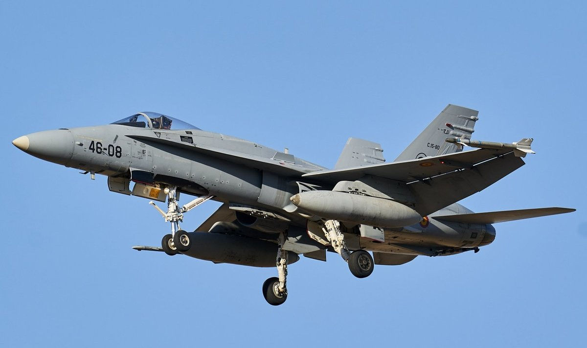 В Испании разбился F-18: пилот погиб.