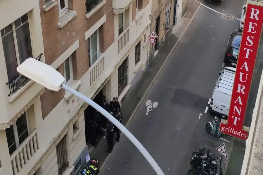 Luare de ostatici într-un restaurant din Franța, lângă Paris.
