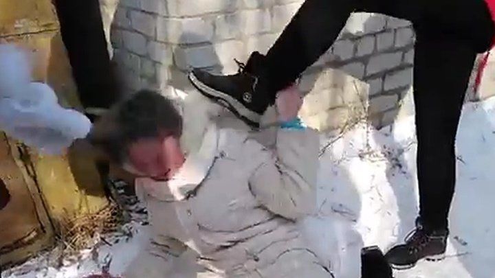Momente dramatice: Trei adolescente au snopit în bătaie o colegă
