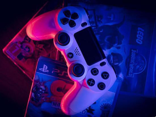 Россияне требуют от Sony 280 млн рублей за отключение PlayStation Store.