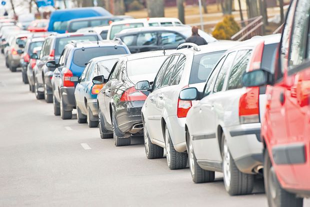 Motoarele diesel accentuează problema în două moduri – prin producerea de pulberi în suspensie și oxizi de azot.