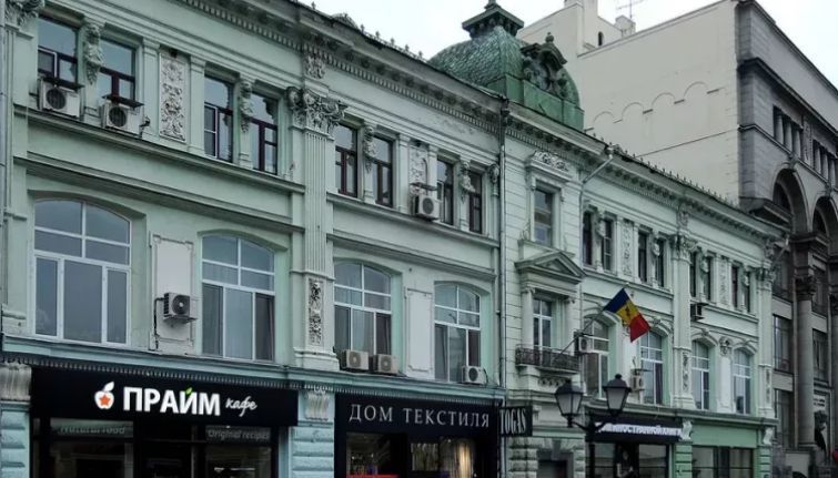 Чокой: Отель и ресторан при посольстве Молдовы в Москве закрыты.