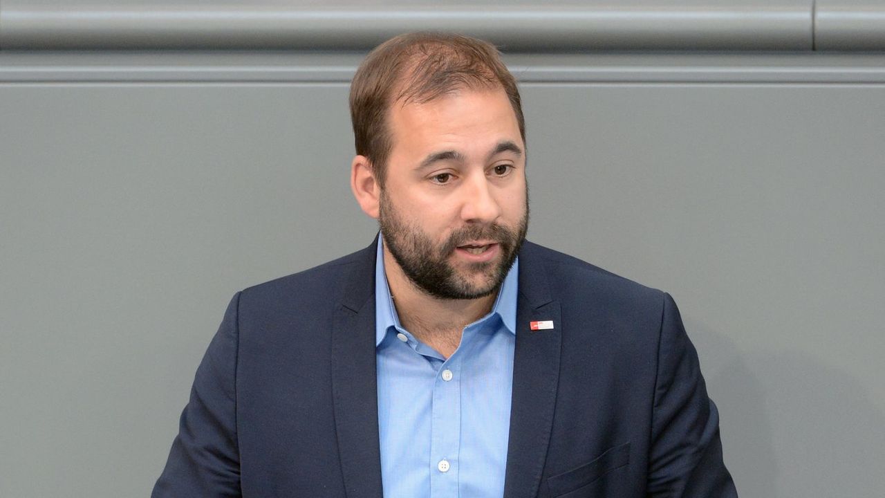 Депутат Социал-демократической партии, член Бундестага Германии Йоханнис Шрапс.