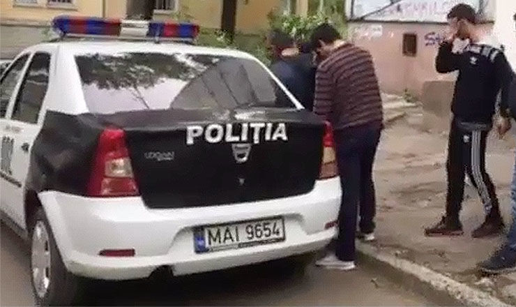 Два месяца полицейские наблюдали за деятельностью наркоторговцев.