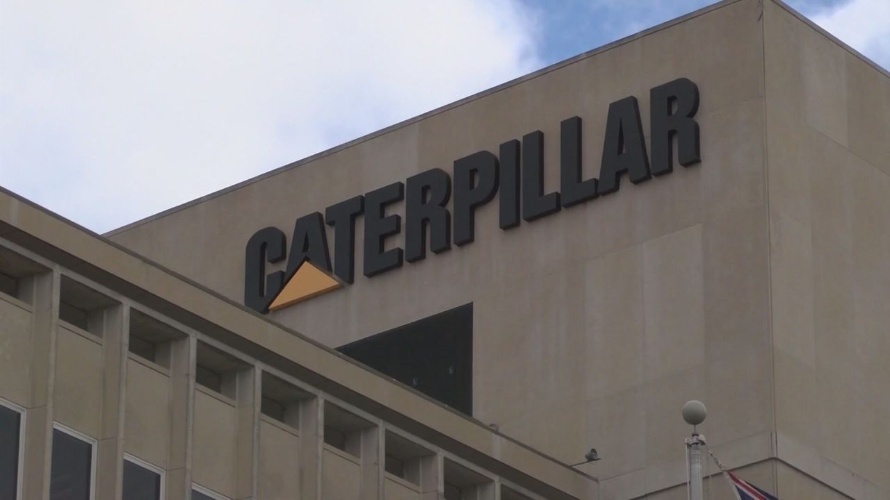 Строительный гигант Caterpillar приостанавливает деятельность в России.