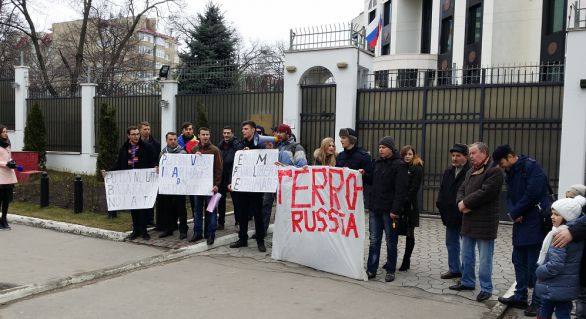 Astăzi, la orele 14:00, se anunţă pichetarea Ambasadei Federaţiei Ruse, în legătură cu asasinarea politicianului rus Boris Nemţov. Foto: jurnal.md