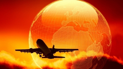 Un locuitor al capitalei îşi cumpăra bilete de avion, prin utilizarea datelor cardurilor bancare străine.
