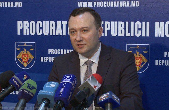 "Гурину останется сделать только два движения - взять в руки ручку и подписать заявление"
