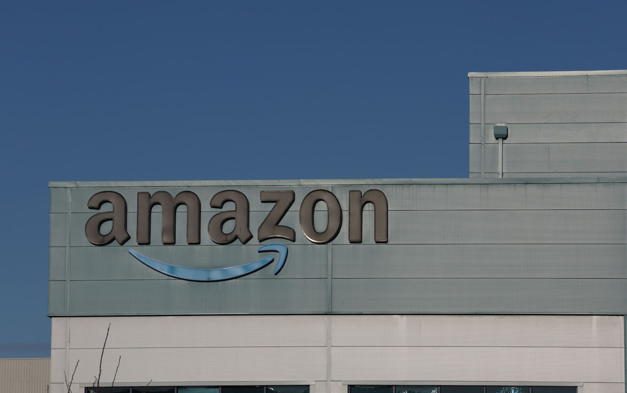 Amazon оштрафовали на почти $6 млн за нарушение трудового законодательства Калифорнии.