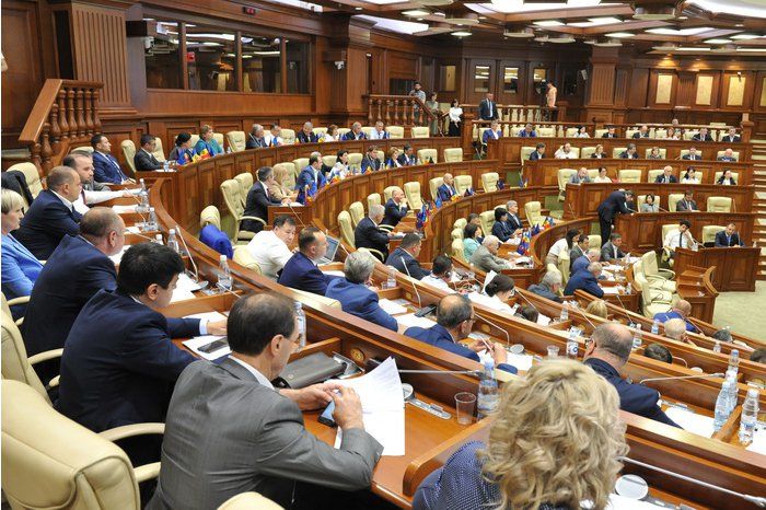 Следующее заседание парламента пройдет в четверг.