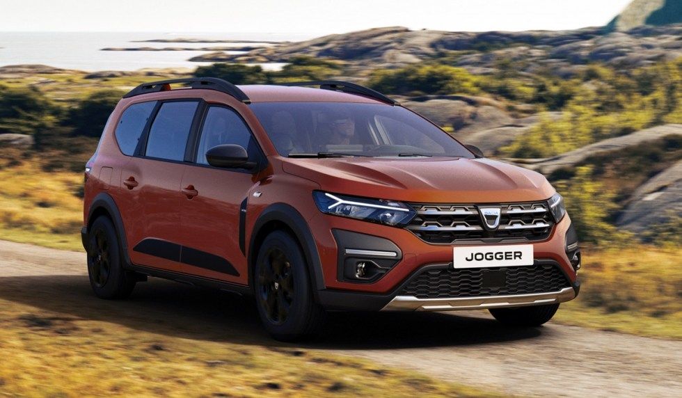 Dacia представила семиместный кроссовер-фургон под названием Jogger.