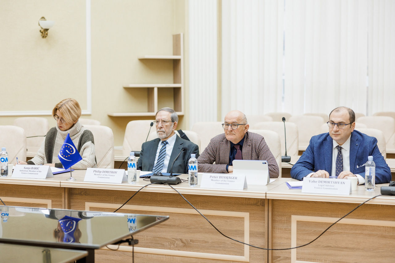 Ministerul Justiției: Recomandările Comisiei de la Veneția privind legea CC vor fi luate în considerare.