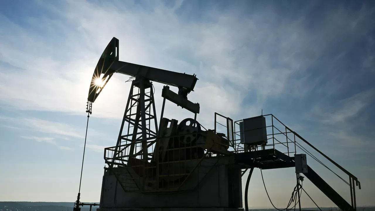 Нефть Brent подорожала до $107 за баррель.