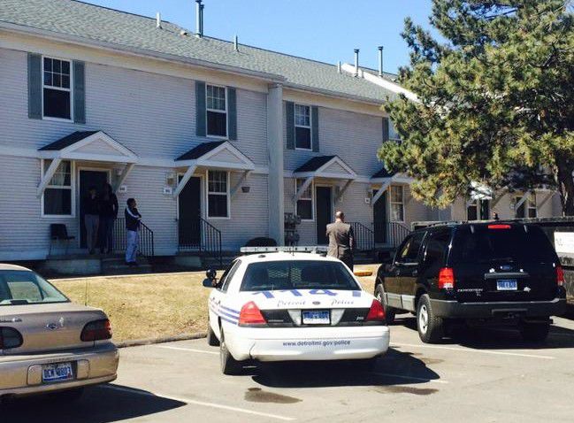 O femeie din Detroit a fost arestată după ce poliţia a descoperit cadavrele celor doi copii ai săi, o fată şi un băiat, în congelatorul familiei.