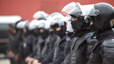 Poliţiştii au deconspirat o grupare criminală, activitatea căreia a fost monitorizată timp de câteva luni de zile.