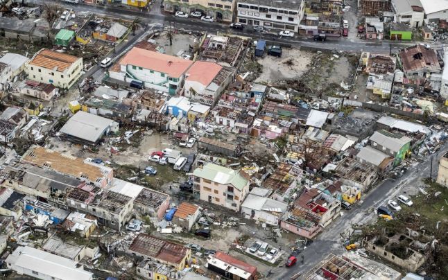 L-a străbătut în zbor. Un pilot a jonglat prin uraganul Irma