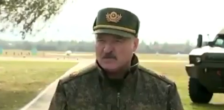 Лукашенко заговорил о подготовке к войне.