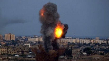 Bombardamente lansate de Rusia asupra fiefului Statului Islamic la Rakka. Foto: dcnews.ro