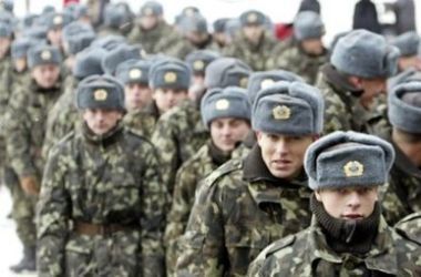 Срочно явиться в военкомат призывают всех без разбора.