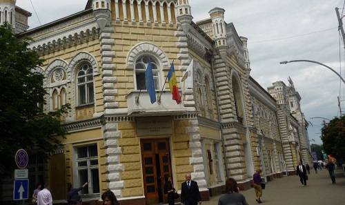 Местные избранники должны утвердить столичный бюджет на будущий год.