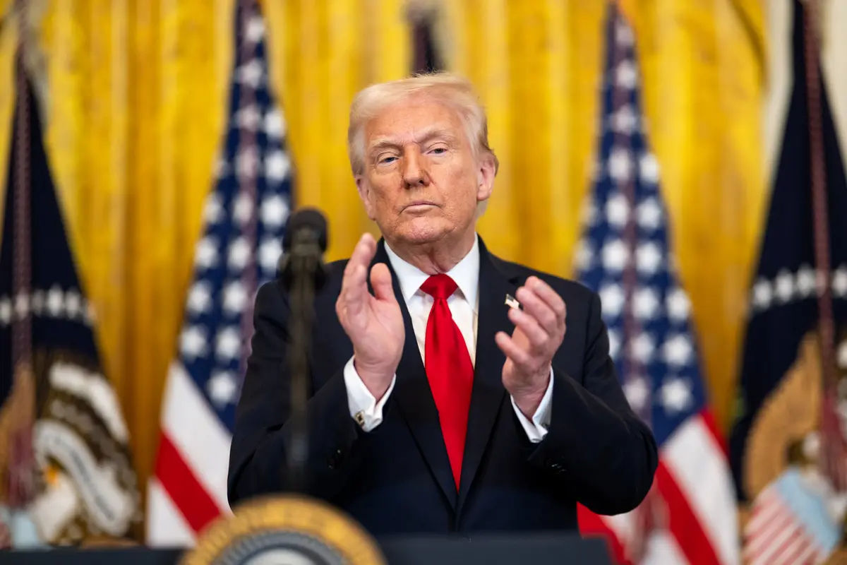 Trump a anunțat despre deblocarea Strâmtorii Ormuz.