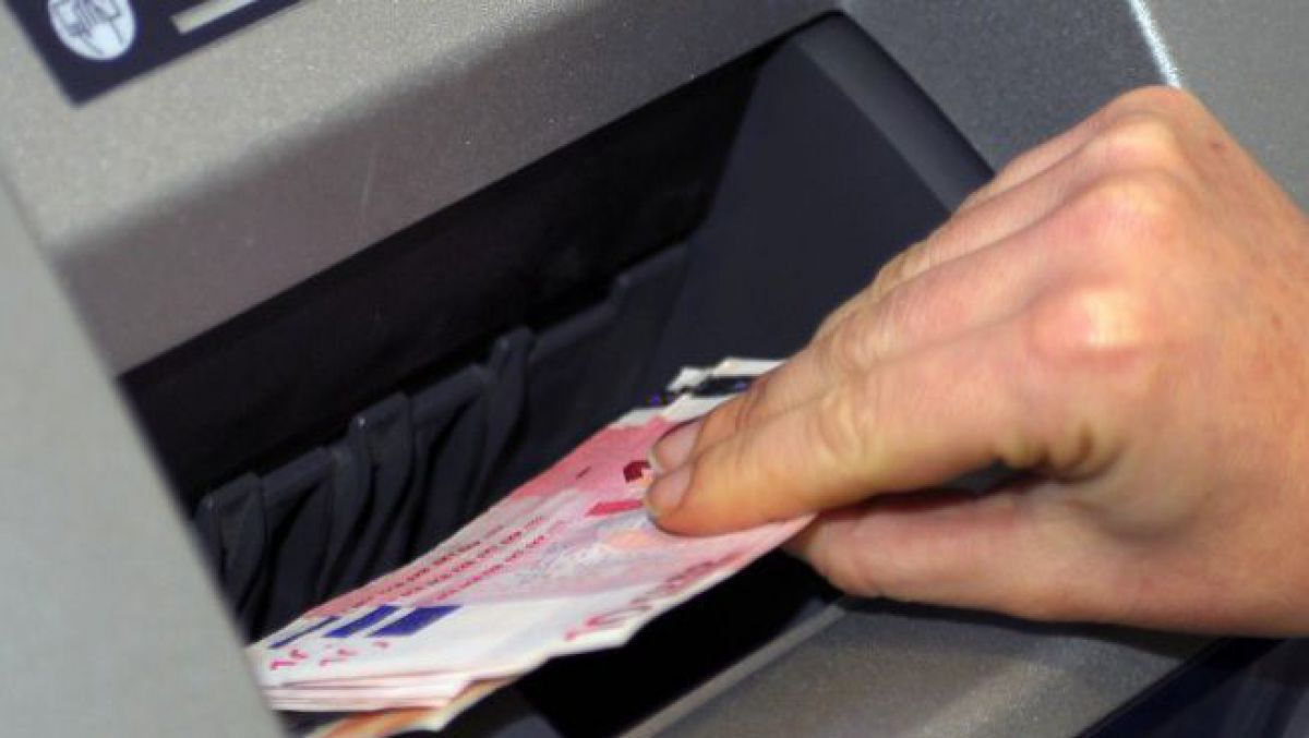 Aparatele de schimb valutar vor fi amplasatee în locurile unde e nevoie de un program non-stop. Foto: bari.repubblica.it