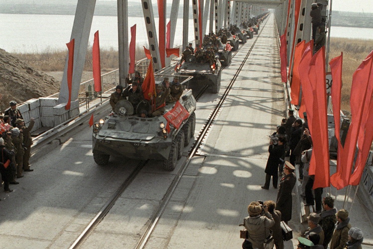 В ходе войны в Афганистане, с 1979 по 1989 годы, участвовало 12,5 тысяч уроженцев Молдавии, из них погиб 301 человек и еще четверо пропали без вести. Всего за период войны погибло около 14 тысяч советских солдат.