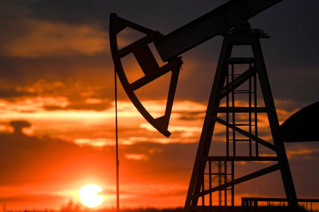 Новак: Россия начала продавать нефть новым покупателям.