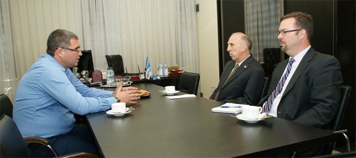 Усатый обсудил с Джеймсом Петтитом президентские выборы.