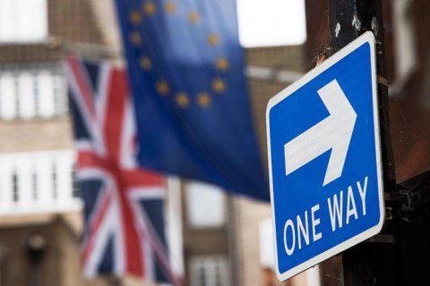 Власти Великобритании озвучили новые правила для мигрантов из Европы.