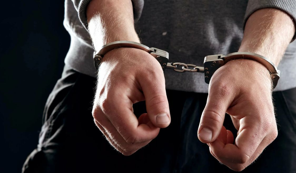 Дело о продаже машин из ЕС: 18 подозреваемых помещены под арест.