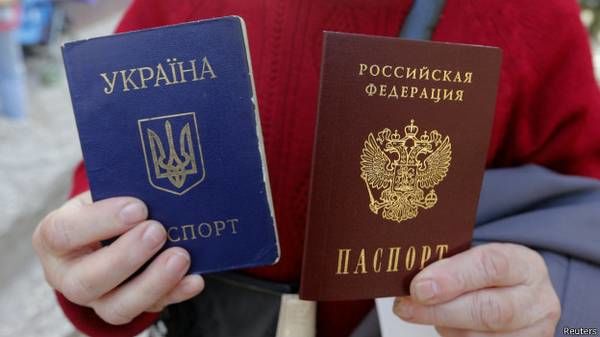На Украине будут лишать гражданства за получение российского паспорта.