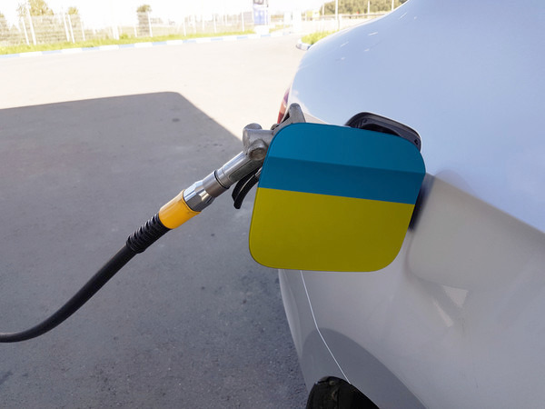  Цены на украинских АЗС снизили.