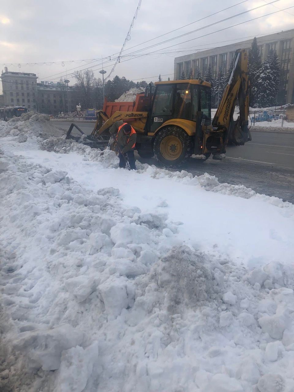 Готовность к празднику №1: главная площадь Кишинева очищена от снега.