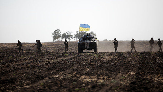 Украинским военным в Донбассе почти вдвое увеличили доплаты.