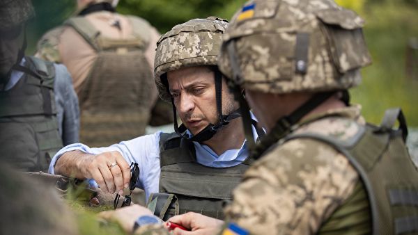 Зеленский заявил о новых решениях по конфликту в Донбассе.
