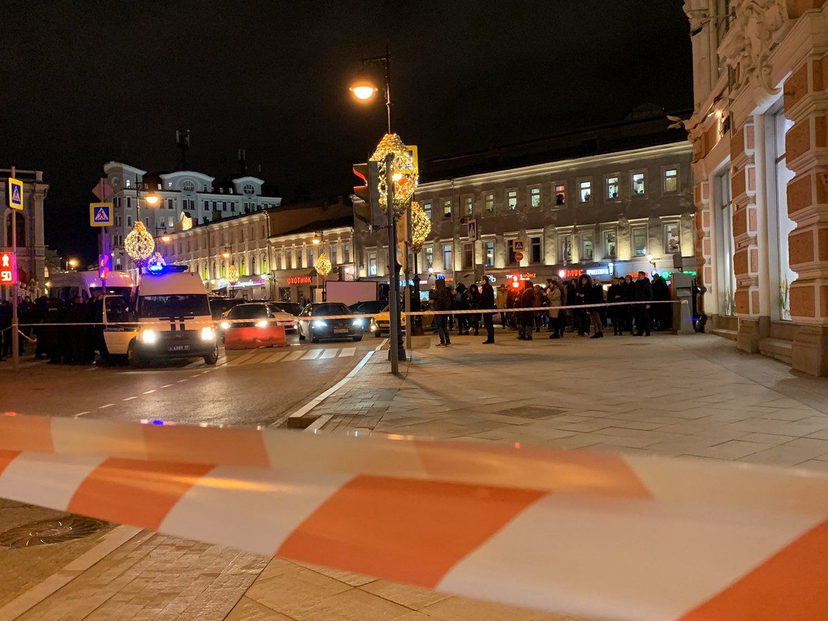 СК возбудил уголовное дело по факту стрельбы у здания ФСБ в Москве.