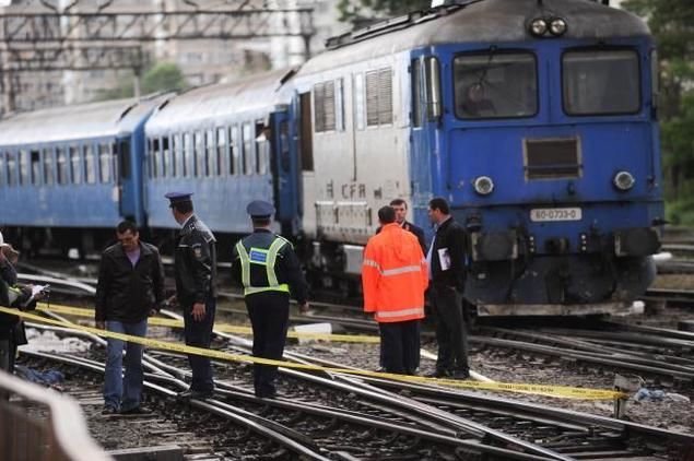 Prima poză cu femeia care s-a aruncat în faţa trenului cu cei trei copii. Foto simbol: wowbiz.ro