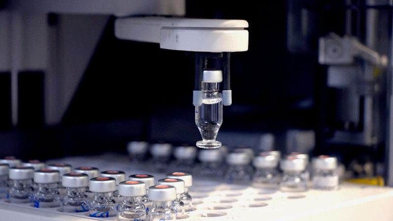 Pfizer начинает продвинутые клинические испытания антивирусного препарата от COVID-19.
