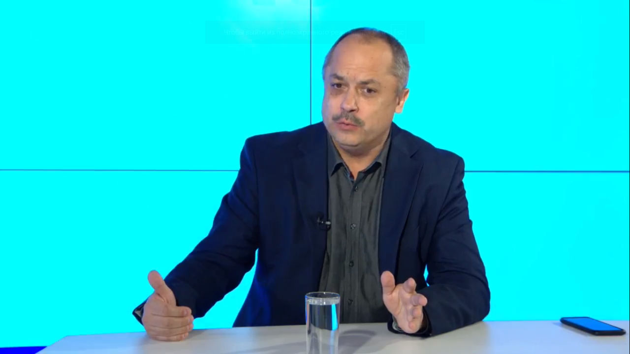 Бывший министр образования Корнелиу Попович.