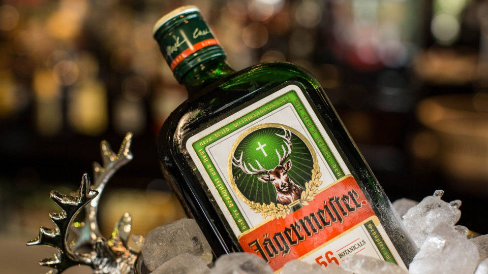 Швейцарский суд: логотип ликера Jägermeister не оскорбляет чувства христиан.