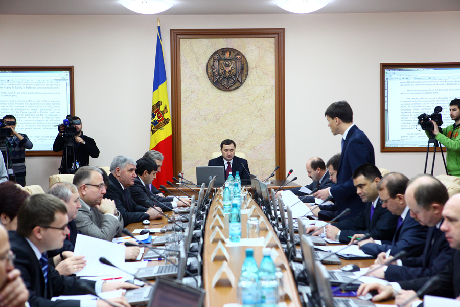 Evenimentul istoric de la Vilnius coincide cu împlinirea a trei ani de guvernare democratică.