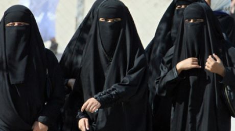 Un cuplu de musulmani din Marea Britanie, care intenționa să se alăture grupării Statul Islamic, a fost arestat în Moldova.