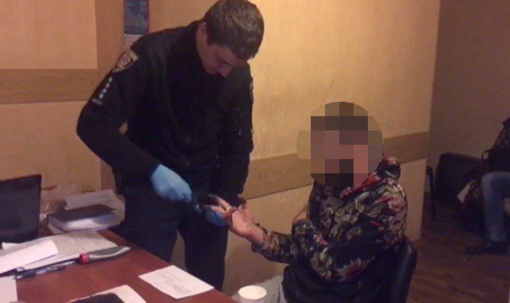 Одессит взял в заложницы двух женщин и требовал за них выкуп.